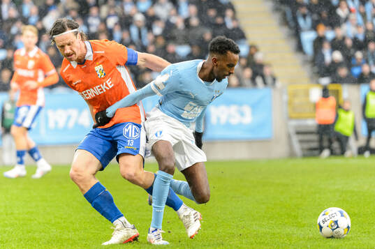 IFK Göteborgs Gustav Svensson och Malmö FFs Taha Ali
