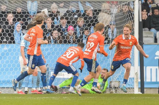IFK Göteborgs Max Fenger jublar