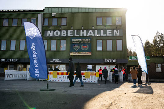 inför ishockeymatchen i Hockeyallsvenskan mellan Karlskoga