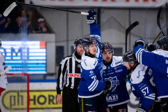 Karlskogas Eskild Bakke Olsen jublar