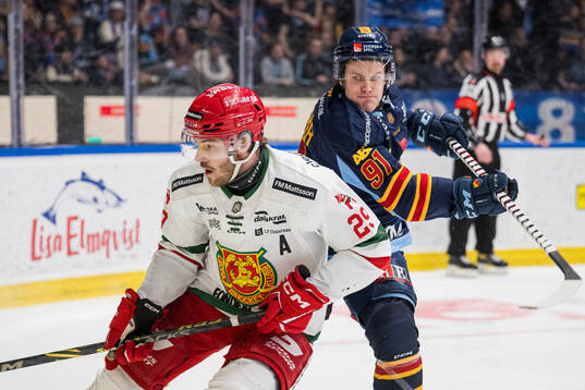 Moras Johan Persson och Djurgårdens Tyler Kelleher