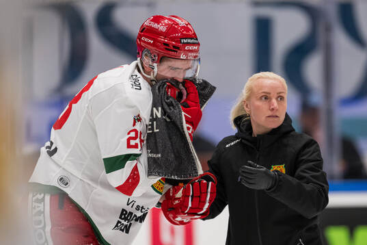 Moras Gabriel Säll har ont
