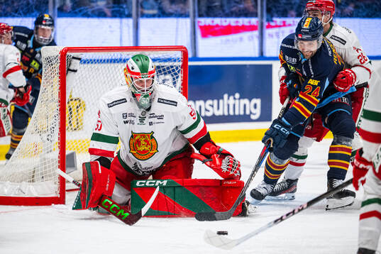 Moras målvakt Topias Leinonen och Djurgårdens Ludvig