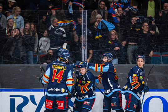 Djurgårdens Mattias Hävelid jublar