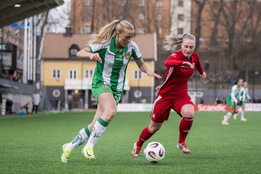 Hammarbys Smilla Holmberg och Piteås Emma Viklund