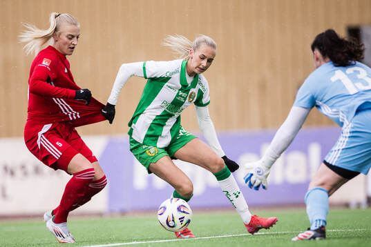 Piteås Wilma Carlsson och Hammarbys Ellen Wangerheim