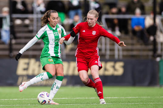 Hammarbys Athinna Persson Lundgren och Piteås Saga Swedman
