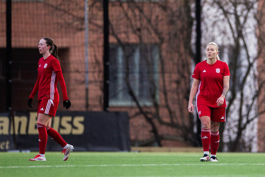 Piteås Emma Åström och Selina Henriksson deppar