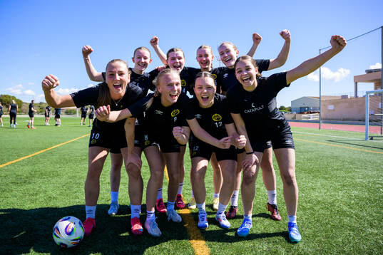 målvakt Lisa Högmark, Stina Jensen, Elin Johansson, Linn