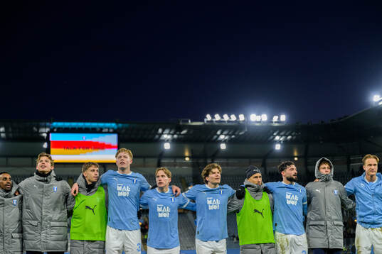 Malmö FFs Oliver Berg jublar med lagkamrater