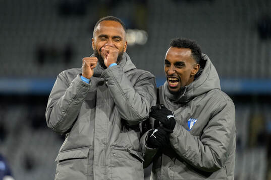 Malmö FFs Isaac Kiese Thelin och Taha Ali jublar