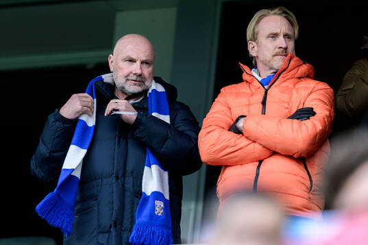 IFK Göteborgs klubbdirektör Håkan Mild på läktaren