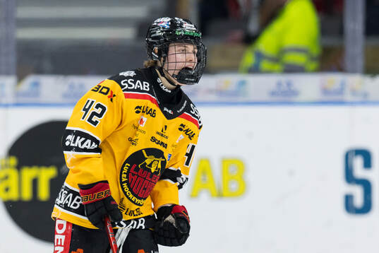 Luleås Viivi Vainikka jublar