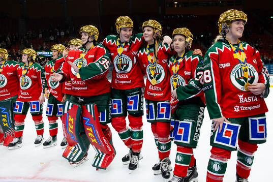 Frölundas spelare jublar