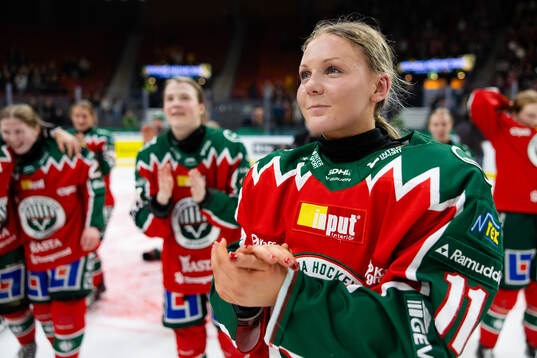 Frölundas Ella Hellman jublar