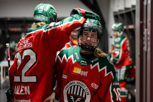 Frölundas Andrea Dalen och Elisa Holopainen