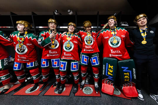 Frölundas spelare jublar i omklädningsrummet