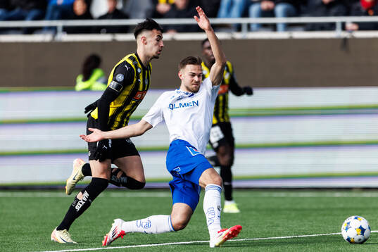 Häckens Srdjan Hrstic och IFK Norrköpings Anton Eriksson