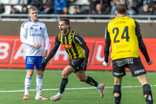 Häckens Adam Lundkvist jublar