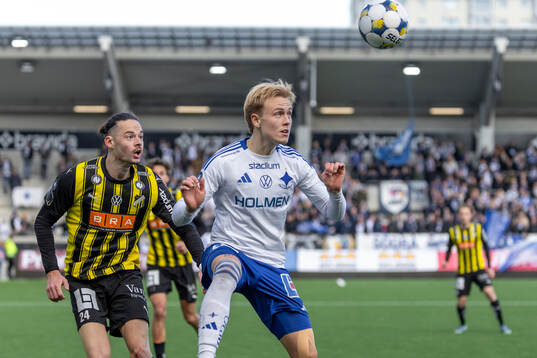 Häckens Amor Layouni och IFK Norrköpings Isak Andri