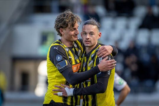 Häckens Silas Andersen och Amor Layouni
