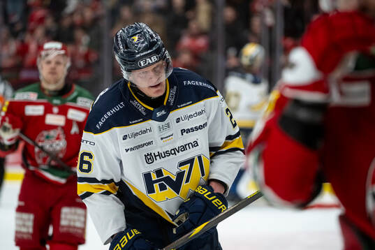 HV71s Tommi Tikka deppar