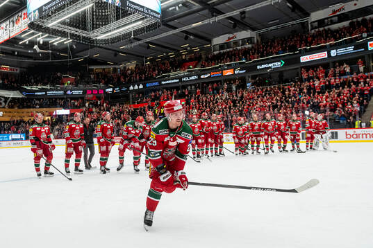 Modos Mikkel Aagaard jublar