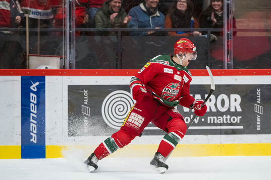 Modos Mikkel Aagaard jublar