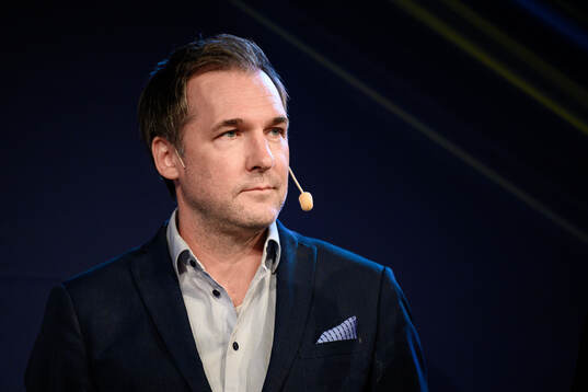 Daniel Olenklint, Spelanalytiker