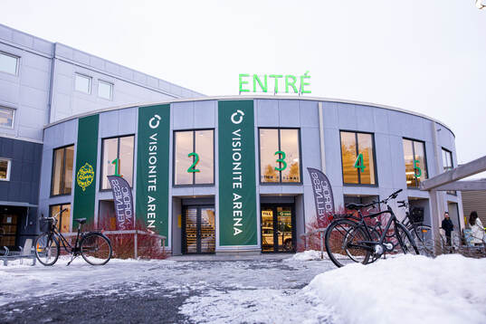 Exteriör vy av Visionite arena innan kvartsfinal ett i