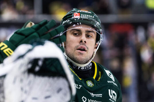 Björklövens Maxime Fortier jublar