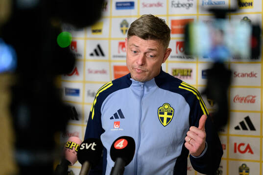 Head coach Jon Dahl Tomasson of the Swedish men's national