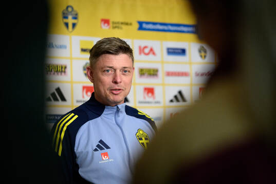Head coach Jon Dahl Tomasson of the Swedish men's national