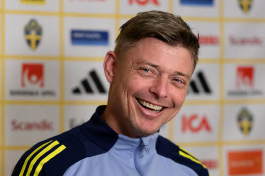 Head coach Jon Dahl Tomasson of the Swedish men's national