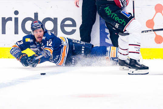 Växjös Otto Koivula faller