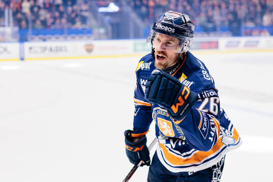 Växjös Emil Larsson jublar