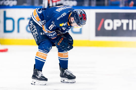 Växjös Zachary Giuttari har ont