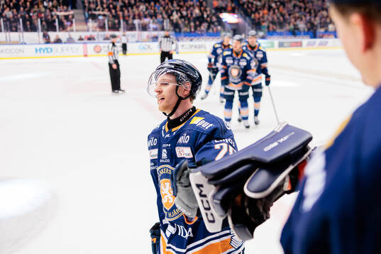 Växjös Hugo Gustafsson jublar