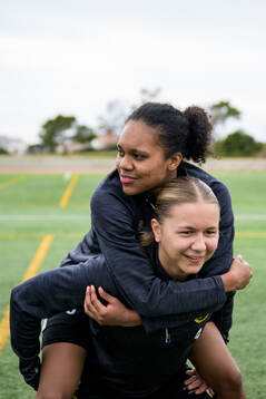 Alice Broman och Vanessa Lopez