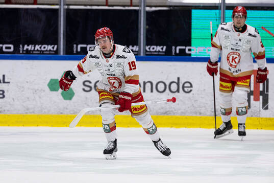 Kalmars Andrew Vanderbeck jublar