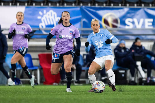 Linköpings Michelle De Jongh och Malmö FFs Mia Persson