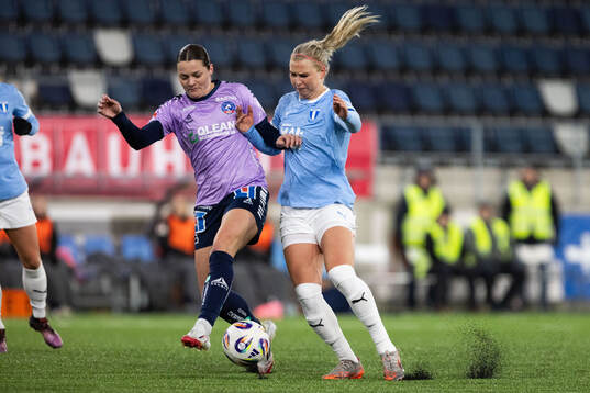 Linköpings Eshly Bakker och Malmö FFs Ellen Löfqvist