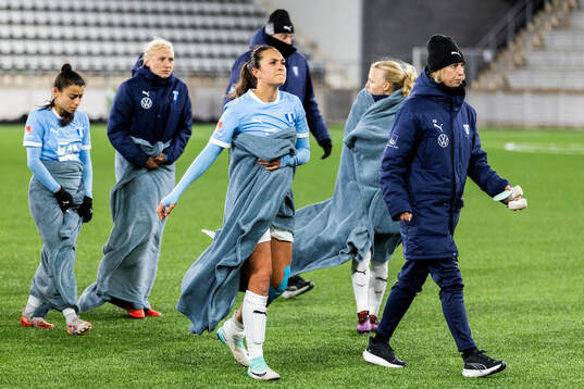 Malmö FFs Isabella DCAquila deppar