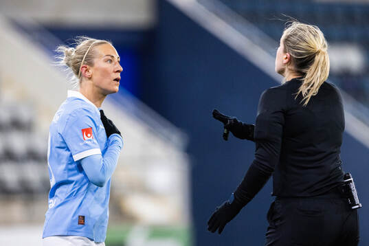 Malmö FFs Mia Persson reagerar