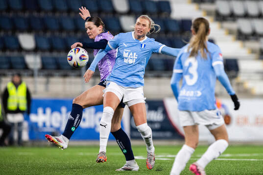 Linköpings Eshly Bakker och Malmö FFs Ellen Löfqvist