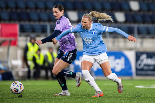 Linköpings Eshly Bakker och Malmö FFs Ellen Löfqvist