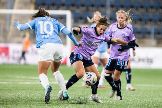 Malmö FFs Isabella DCAquila och Linköpings Vilma Emilia