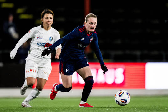 Växjö DFFs Suzu Amano och Rosengårds Emilia Larsson