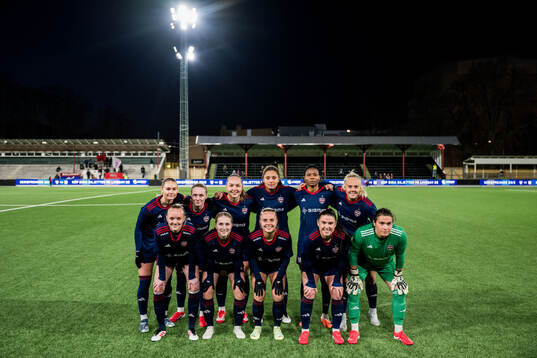 Rosengårds startelva ställer upp för en lagbild