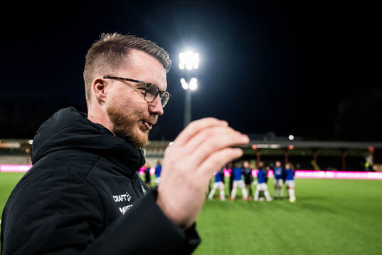 Växjö DFFs huvudtränare Olof Unogård